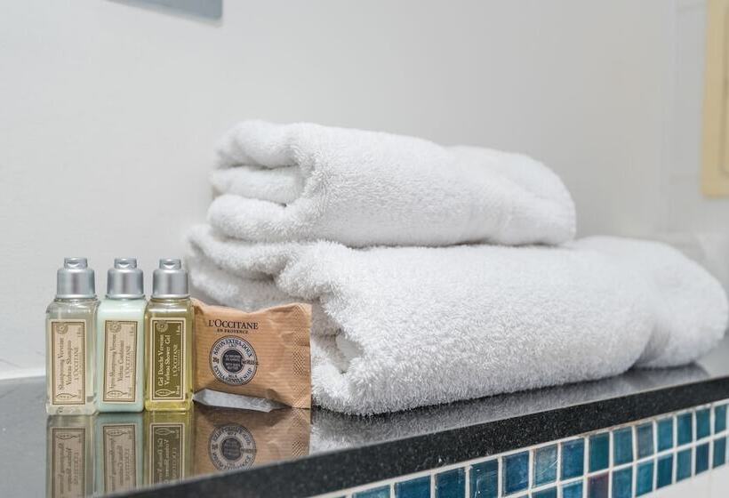 Апартаменты 2 Спальни, Marlin Apartments Commercial Road   Limehouse