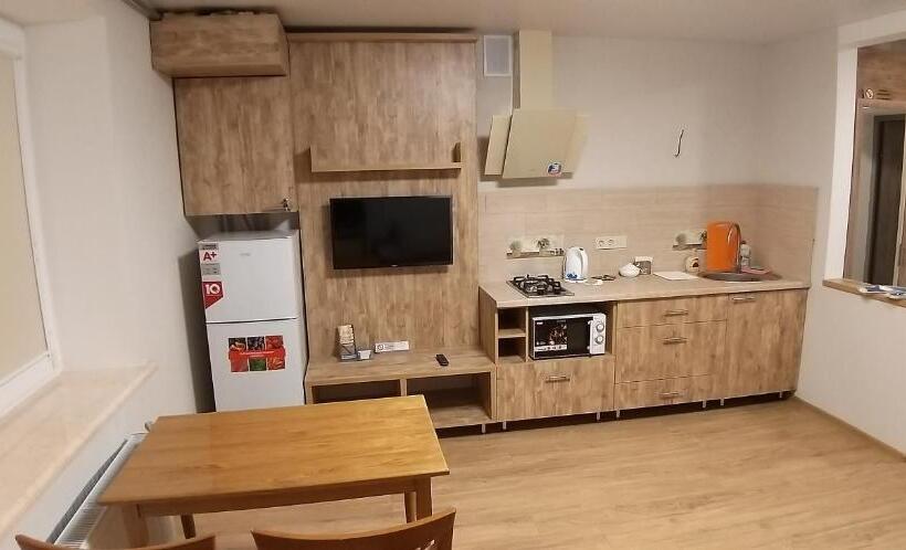 四人豪华间, Molex Apartments 3