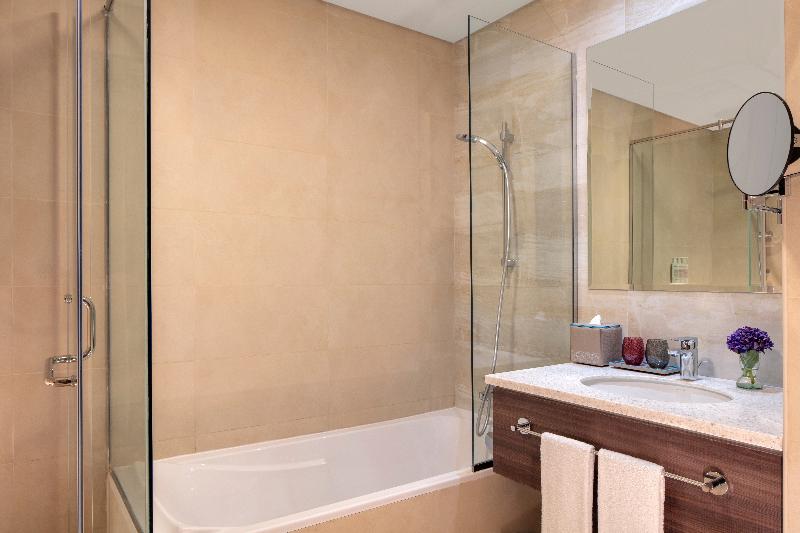 Апартаменты Superior 3 Спальни, Avani Plus Palm View Dubai Hotel & Suites
