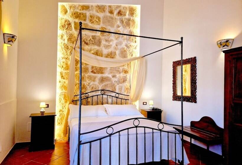 Romantic Room, La Corte Del Sole