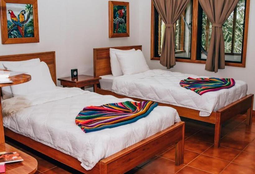 سوییت خانوادگی, Mariposa Jungle Lodge
