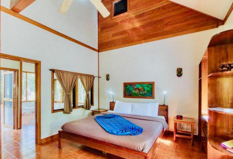 اتاق لوکس با تخت بزرگ, Mariposa Jungle Lodge