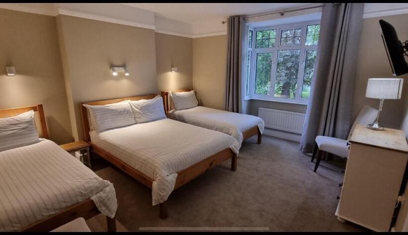 Семейный Номер, Salamander Guest House