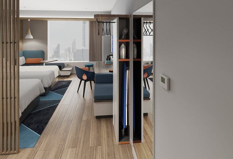 سوییت, Holiday Inn Express Shanghai Baoyang, An Ihg