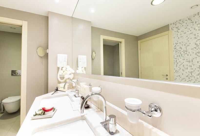 Люкс, Just Hotel Lomazzo Fiera