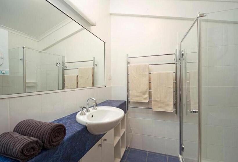 침실 4개 아파트, Alpine View Apartments