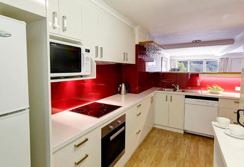 침실 4개 아파트, Alpine View Apartments