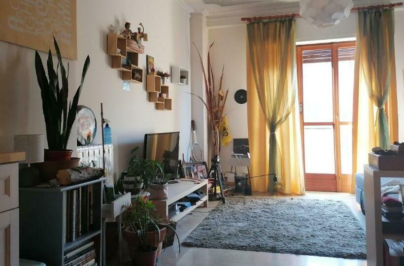 اتاق لوکس, Your Room In Catania