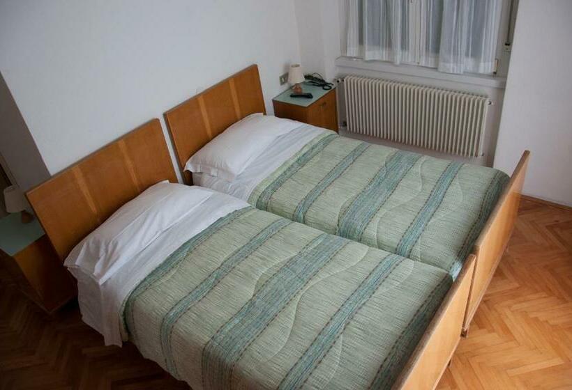 Номер Стандарт, Albergo Italia