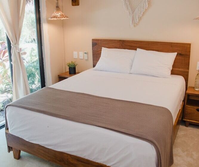 スタンダードバンガロー, Casabakal   A Pie De Laguna   Bacalar