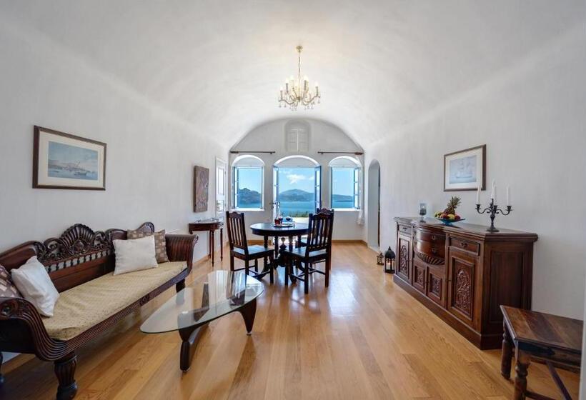 Люкс с гидромассажем, Chelidonia Luxury Suites