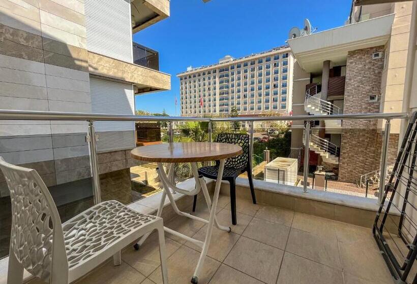 آپارتمان 1 خوابه با چشم‌انداز, Livia Luxury Apart