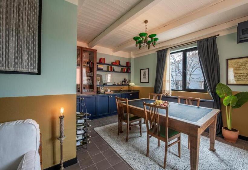 풀장 전망 스위트, Communal Hotel Telavi