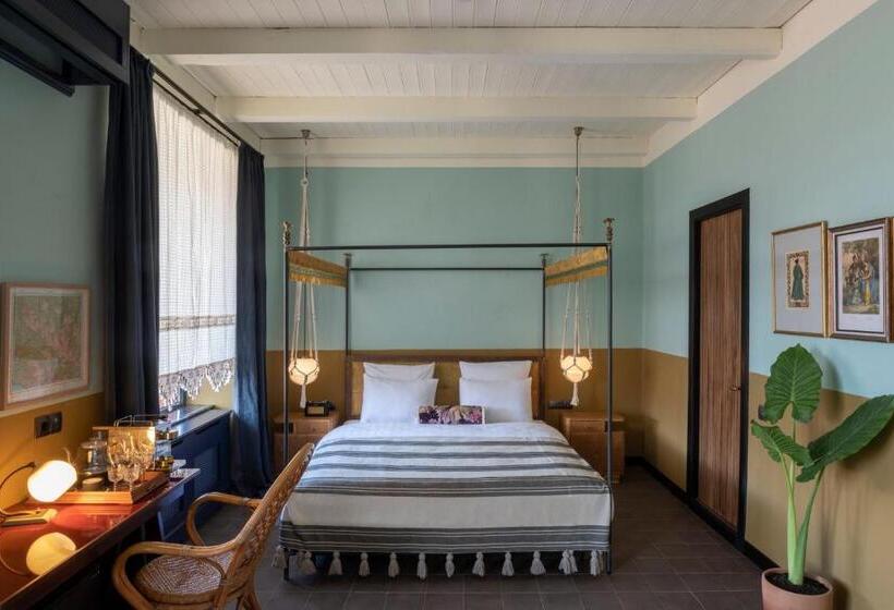 발코니가 있는 스위트, Communal Hotel Telavi