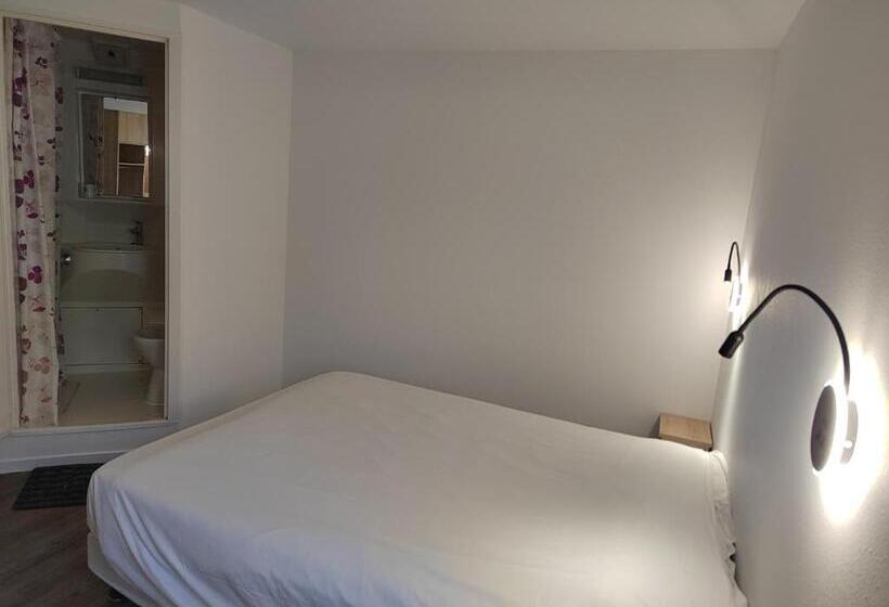 Номер Стандарт Трехместный, Fasthotel Paris Ouest Bouafle
