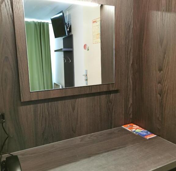 Номер Superior, Fasthotel Paris Ouest Bouafle
