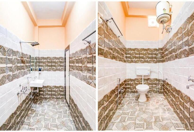 חדר דלוקס, Oyo 77242 R K Residency Sgpgi