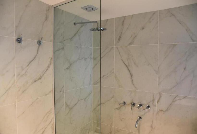 수피리어 스위트, Soho Suites