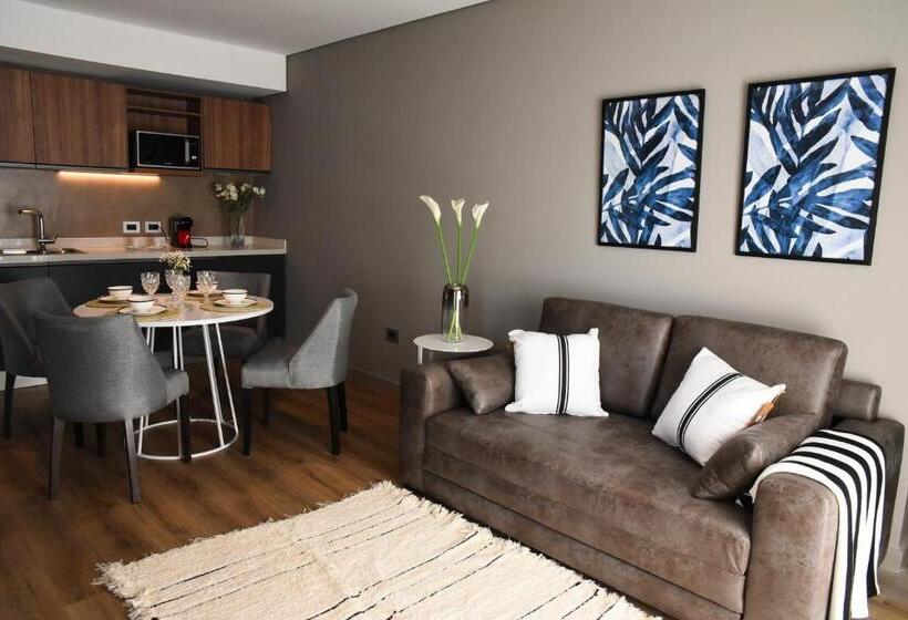 수피리어 스위트, Soho Suites
