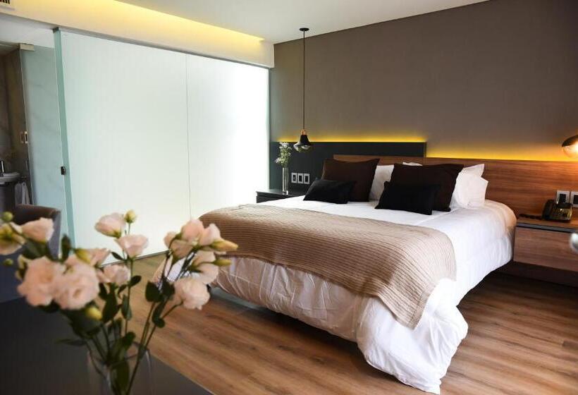 高级套房, Soho Suites