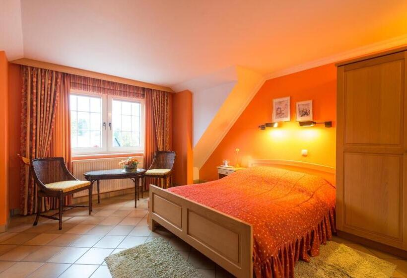Полулюкс, Charme   Hotel Lindenhof