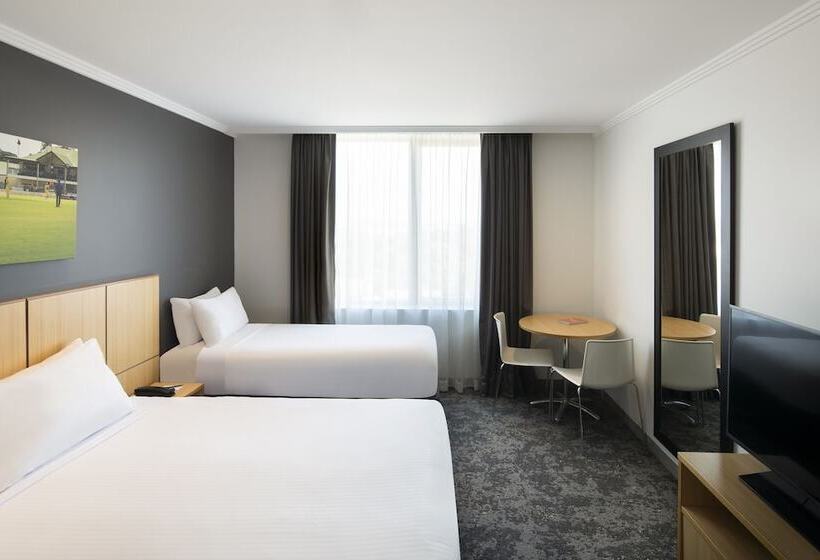 Номер Стандарт, Mercure Sydney Bankstown