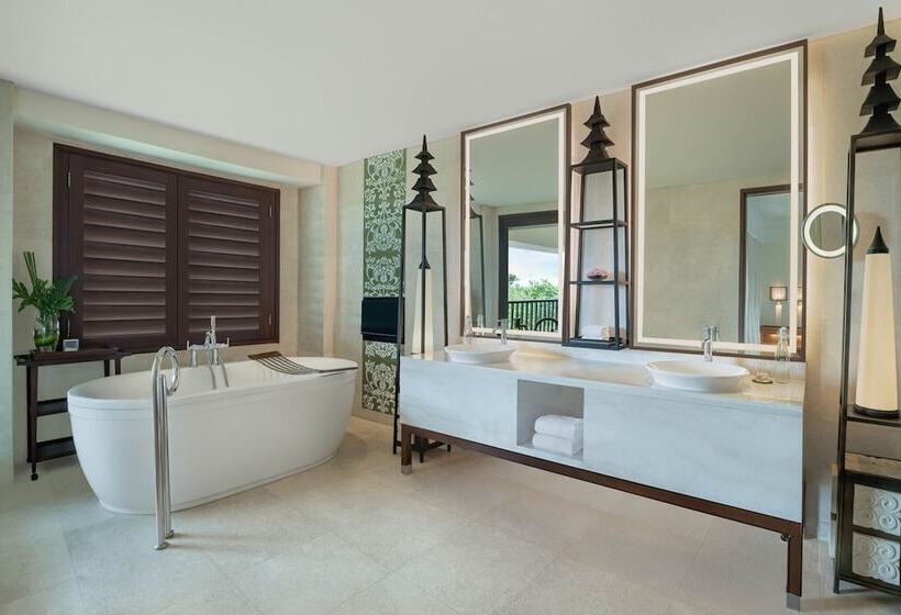 Люкс Вид на Сад, The St. Regis Bali Resort