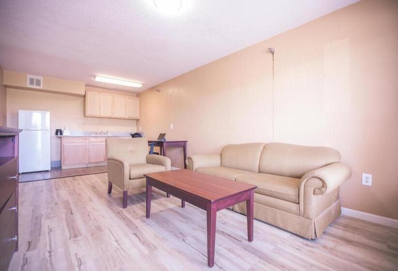 带大床的套房, The Crossroads Hotel And Suites Irving