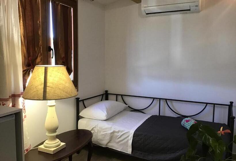 اتاق خانوادگی, Lu Antu Alloggi Agrituristici