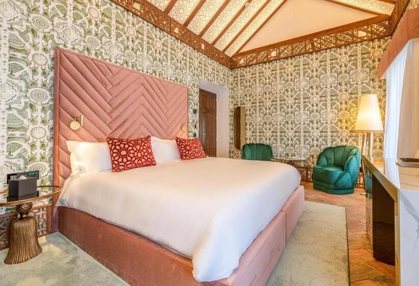 Suite con Balcón, Claude Marbella