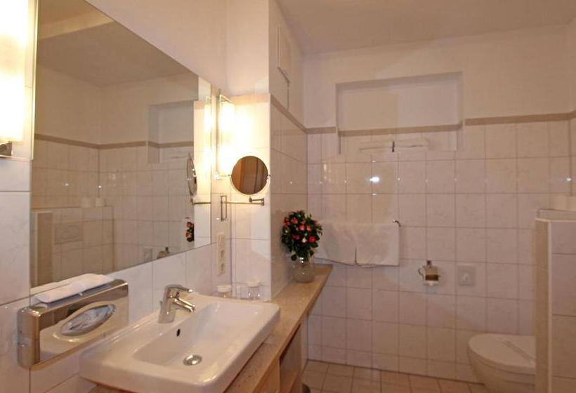 اتاق استاندارد با چشم‌انداز دریاچه, Das Balance   Spa & Golf Hotel Am Wörthersee