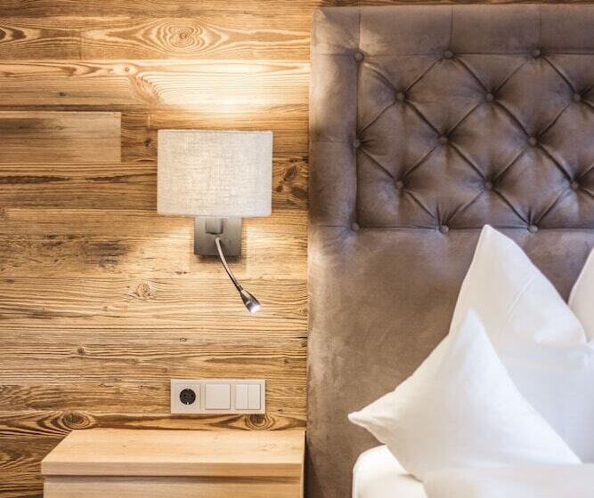 Люкс с Балконом, Naturhotel Edelweiss Wagrain