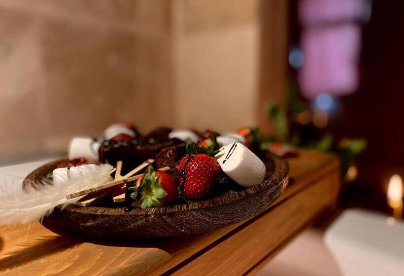 주니어 스위트, Alice In Cappadocia