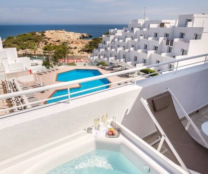 جناح جونيور مطلّ علي البحر, Barceló Portinatx   Adults Only
