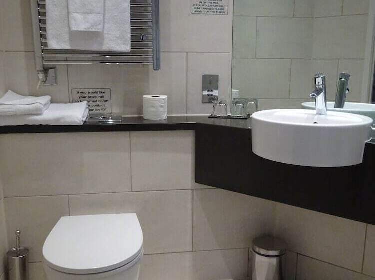 Номер Superior, Bermondsey Square Hotel   A Bespoke