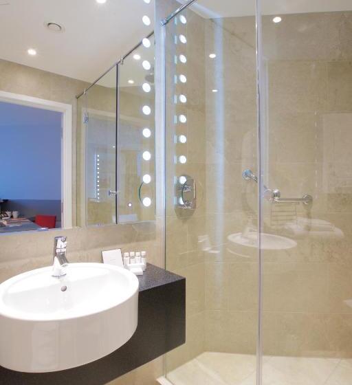Номер Стандарт с Террасой, Bermondsey Square Hotel   A Bespoke