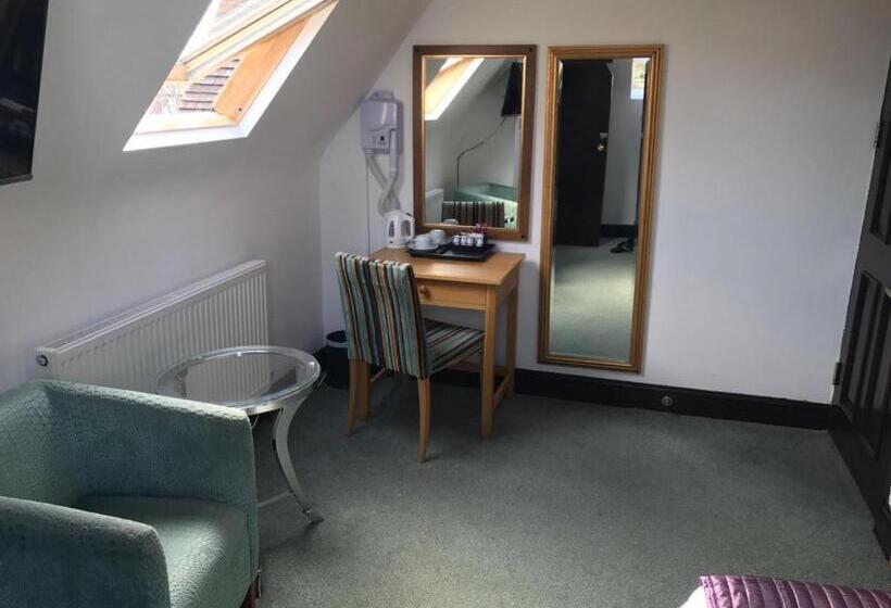 Номер Стандарт, Harefield Manor