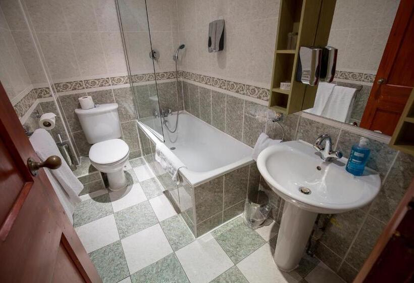 Номер Стандарт Трехместный, Harefield Manor