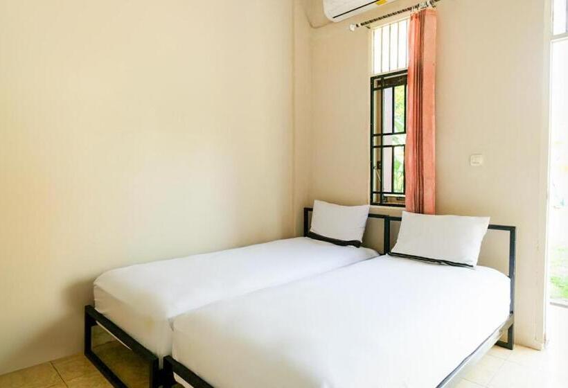 Номер Deluxe, Nabeza House By Oyo Rooms
