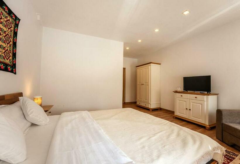 اتاق استاندارد سه نفره, Casa Cu Prispa