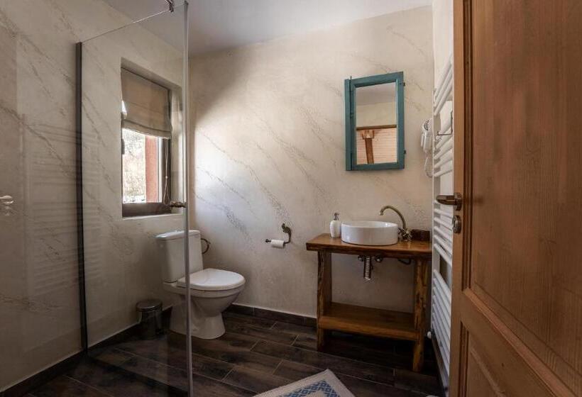 اتاق استاندارد سه نفره, Casa Cu Prispa