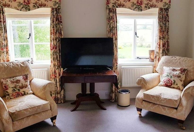 اتاق لوکس با تخت بزرگ, Upper Buckton B&b
