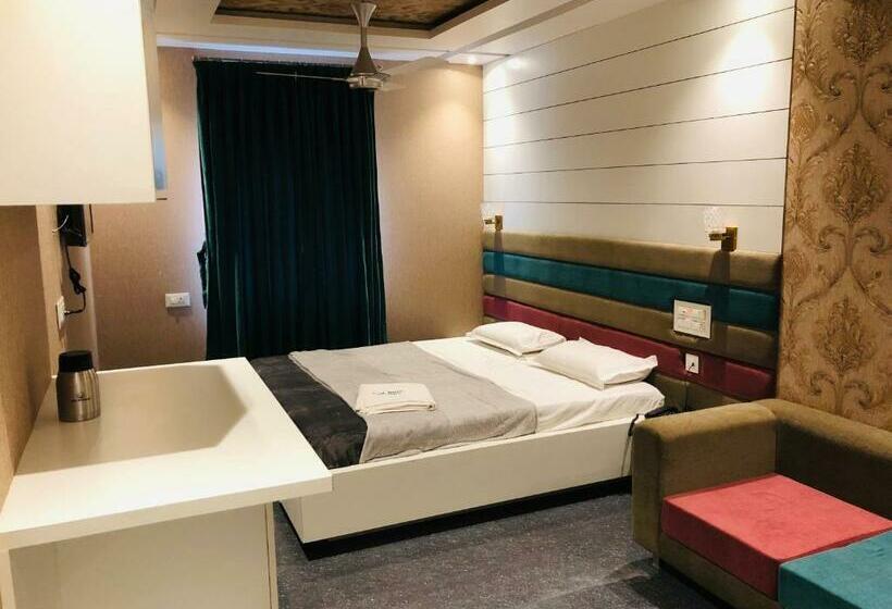 Студио Стандарт Кровать Кинг, C M Hotel New