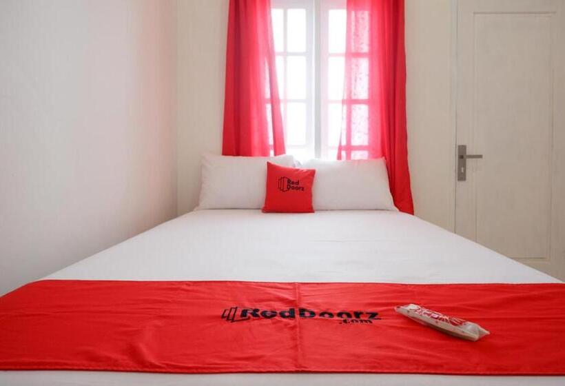 스탠다드 룸, Reddoorz Plus Near Ums Solo