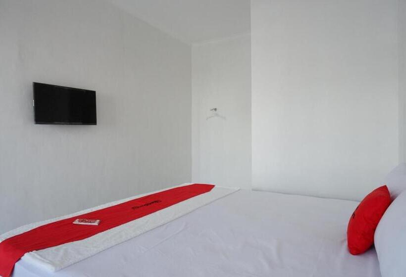 스탠다드 룸, Reddoorz Plus Near Ums Solo