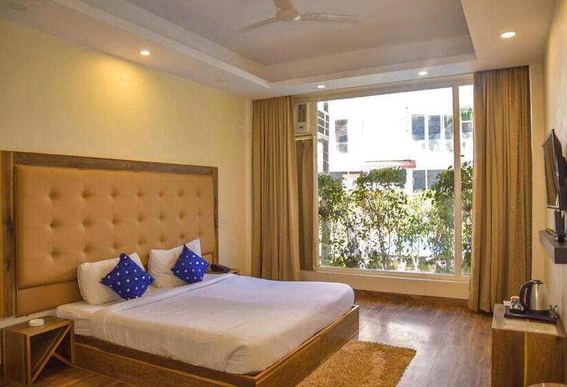 Standard Room, Avenue 18 Resort