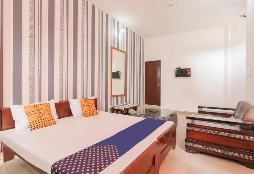 Трехместный Президентский, Spot On Sahyadri Inn