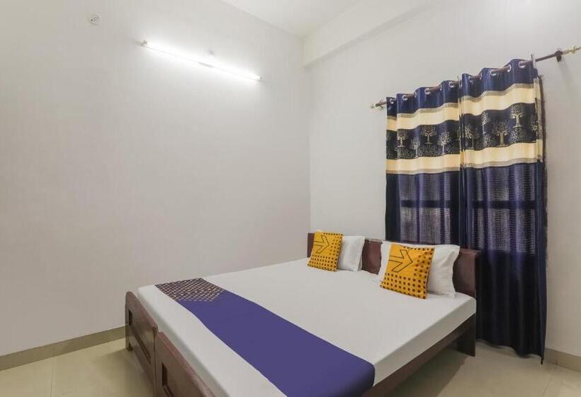 Номер Стандарт Трехместный, Spot On Sahyadri Inn