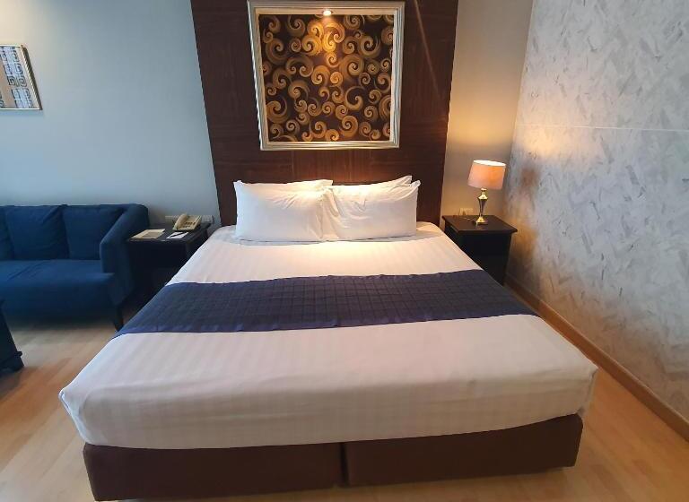 Escritório Superior, Admiral Premier Bangkok