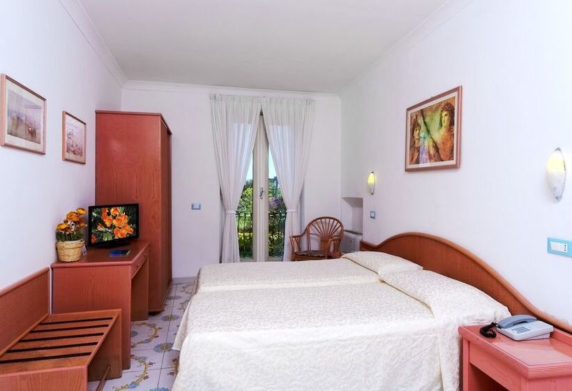 Номер Стандарт Трехместный, Bellevue Benessere & Relax